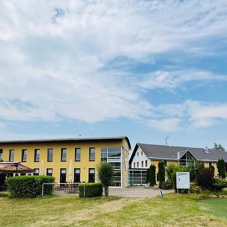 Jested Golf Restaurace A Penzion Svetla pod Jestedem Dış mekan fotoğraf